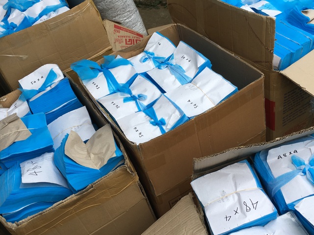 Chủ lò mổ mở xưởng sản xuất khẩu trang y tế giả, không có lớp kháng khuẩn - 2 Chủ lò mổ mở xưởng sản xuất khẩu trang y tế giả, không có lớp kháng khuẩn - 2