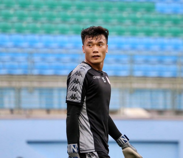 Bao giờ thủ môn Bùi Tiến Dũng được thi đấu thường xuyên? - 1 Bao giờ thủ môn Bùi Tiến Dũng được thi đấu thường xuyên? - 1