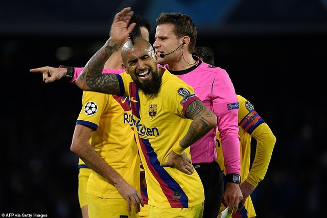 Napoli 1-1 Barcelona: Messi nhạt nhòa, Griezmann lập công - 11 Napoli 1-1 Barcelona: Messi nhạt nhòa, Griezmann lập công - 11