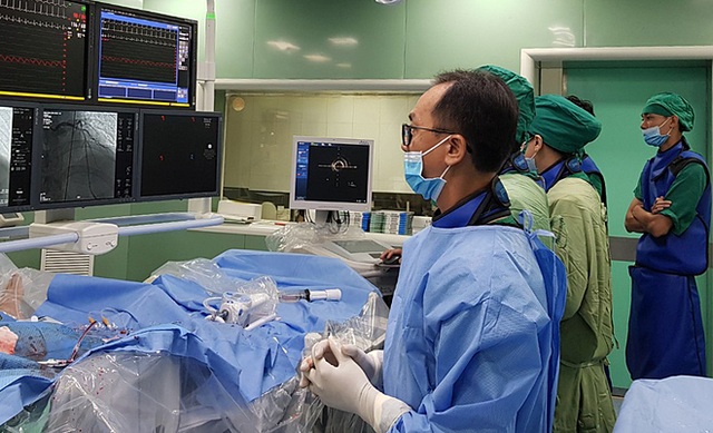 Người thầy thuốc “mát tay” với bệnh nhân tim mạch - 3 Người thầy thuốc “mát tay” với bệnh nhân tim mạch - 3