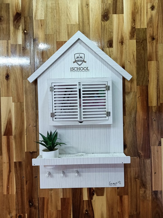 Độc đáo ngôi nhà làm bằng container giữa trung tâm phố thị - 8 Độc đáo ngôi nhà làm bằng container giữa trung tâm phố thị - 8