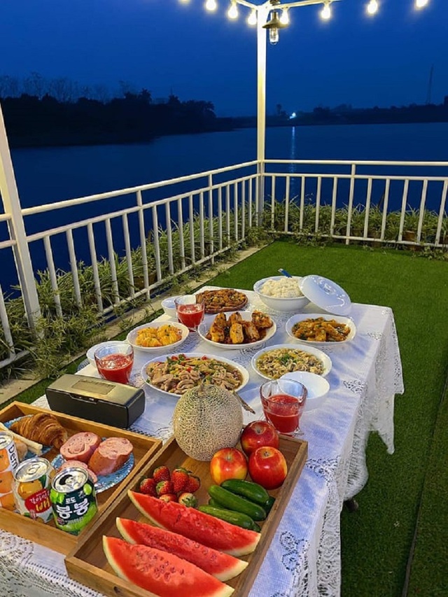 Em gái khoe anh trai ngồi cắm hoa, nấu nướng gây sốt mạng - 5 Em gái khoe anh trai ngồi cắm hoa, nấu nướng gây sốt mạng - 5