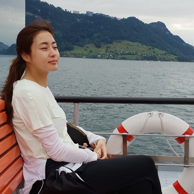 Bạn gái cũ nóng bỏng của Hyun Bin “úp mở” tái hợp - 6