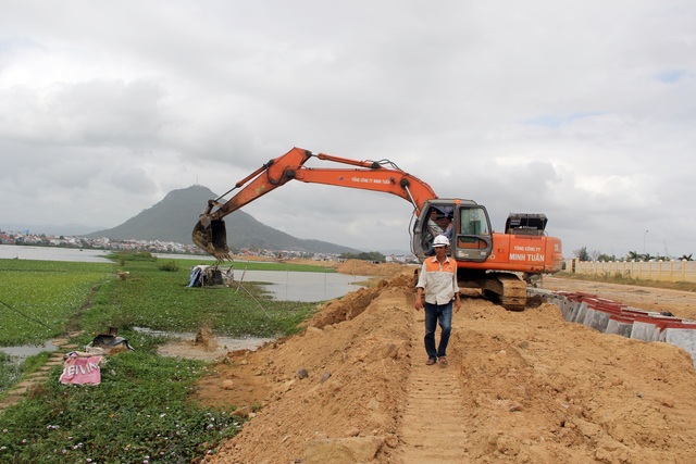 Hàng trăm hộ dân nguy cơ mất chén cơm được hỗ trợ hơn 2,1 tỷ đồng - 4 Hàng trăm hộ dân nguy cơ mất chén cơm được hỗ trợ hơn 2,1 tỷ đồng - 4
