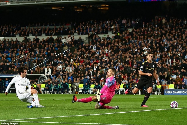 Những khoảnh khắc Man City hạ gục Real Madrid tại Bernabeu - 12