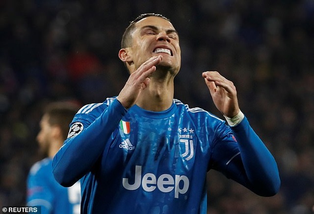 C.Ronaldo đứt chuỗi trận ghi bàn, Juventus thất bại trước Lyon - 1