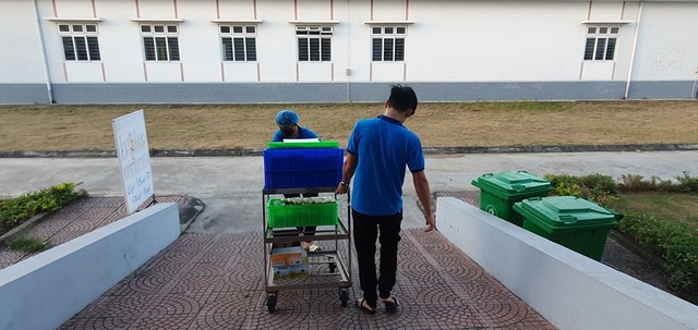 Cận cảnh những suất ăn trong khu cách ly Covid-19 - 8 Cận cảnh những suất ăn trong khu cách ly Covid-19 - 8