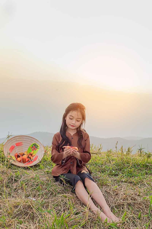 Ngắm nét xinh xắn trong veo của em bé thôn quê - 6 Ngắm nét xinh xắn trong veo của em bé thôn quê - 6