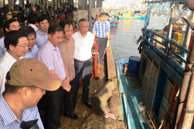 Bộ trưởng Nông nghiệp: Phải biết “cay mũi” khi thủy sản nhận thẻ vàng - 2 Bộ trưởng Nông nghiệp: Phải biết “cay mũi” khi thủy sản nhận thẻ vàng - 2