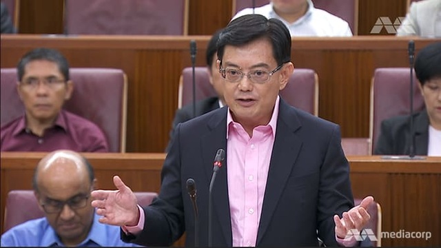 Bộ trưởng, nghị sĩ Singapore tự nguyện giảm 1 tháng lương giữa bão corona - 1