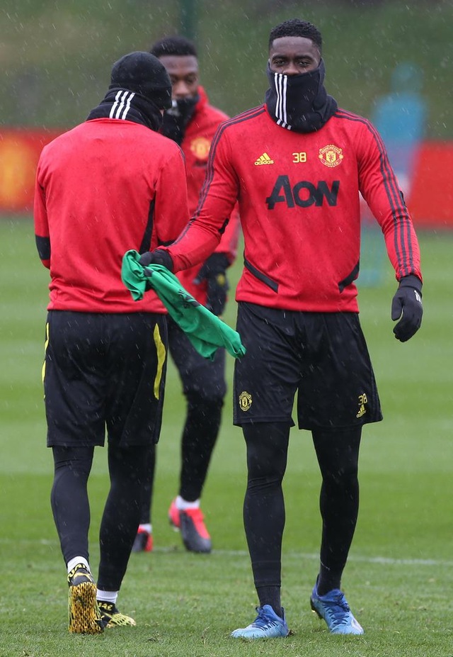 Man Utd đội mưa tập luyện chuẩn bị làm khách trước Everton - 7 Man Utd đội mưa tập luyện chuẩn bị làm khách trước Everton - 7