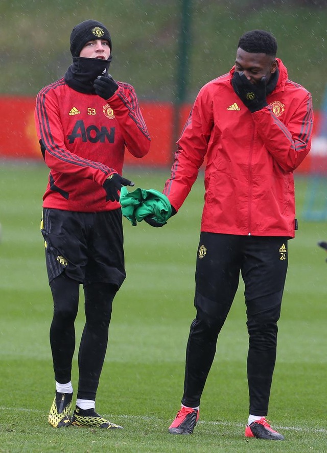 Man Utd đội mưa tập luyện chuẩn bị làm khách trước Everton - 10 Man Utd đội mưa tập luyện chuẩn bị làm khách trước Everton - 10