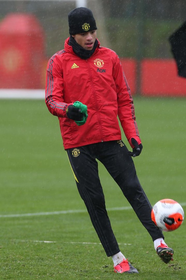 Man Utd đội mưa tập luyện chuẩn bị làm khách trước Everton - 8 Man Utd đội mưa tập luyện chuẩn bị làm khách trước Everton - 8