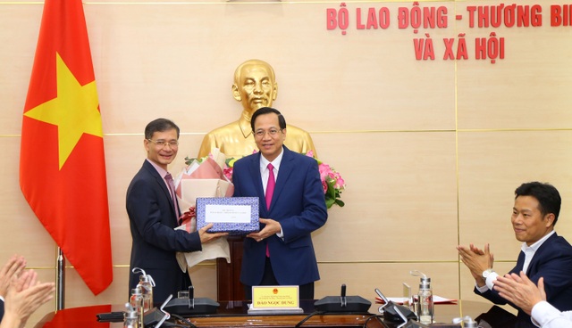 Viện Khoa học lao động xã hội cần trở thành trung tâm tầm cỡ quốc gia - 3 Viện Khoa học lao động xã hội cần trở thành trung tâm tầm cỡ quốc gia - 3