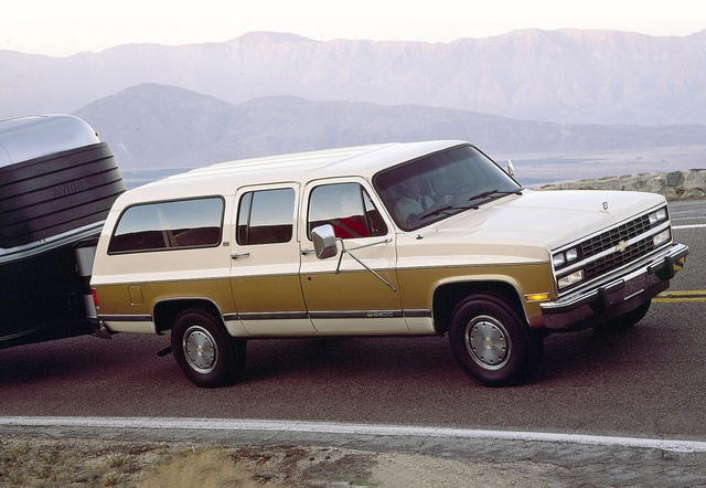 Chevrolet Suburban - Dòng xe nhà binh giữa đời thường - 13