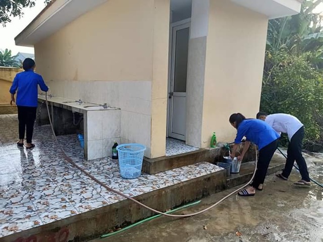 Hà Tĩnh: Trường học vệ sinh, khử trùng đón hơn 48.000 HS đi học hôm nay 2/3 - 4 Hà Tĩnh: Trường học vệ sinh, khử trùng đón hơn 48.000 HS đi học hôm nay 2/3 - 4