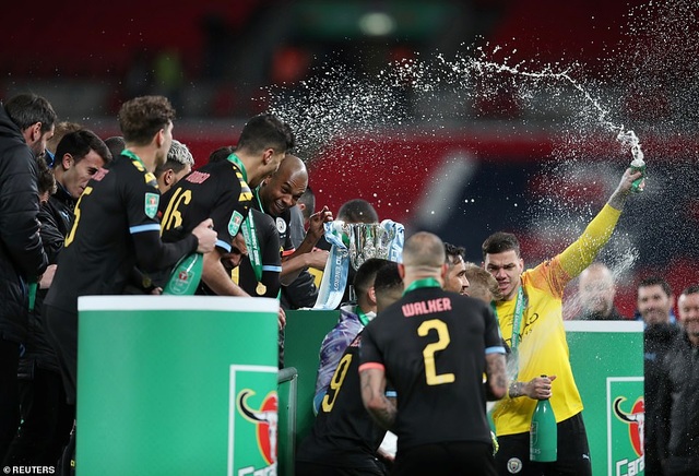 Những khoảnh khắc Man City rạng rỡ hạnh phúc, Aston Villa buồn rơi lệ - 5 Những khoảnh khắc Man City rạng rỡ hạnh phúc, Aston Villa buồn rơi lệ - 5