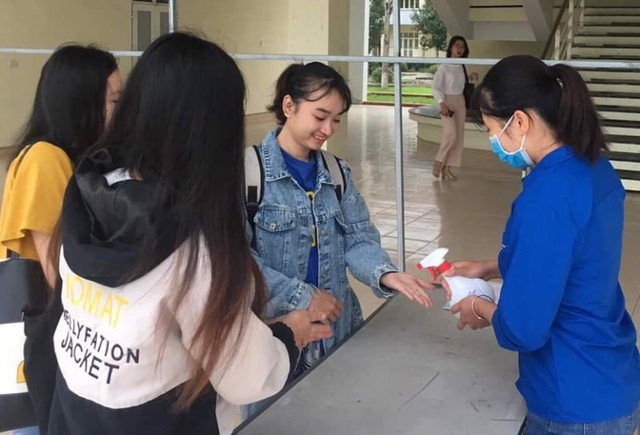 Trường học Thanh Hóa: 943 máy đo thân nhiệt, 24.566 vòi nước rửa tay - 2 Trường học Thanh Hóa: 943 máy đo thân nhiệt, 24.566 vòi nước rửa tay - 2