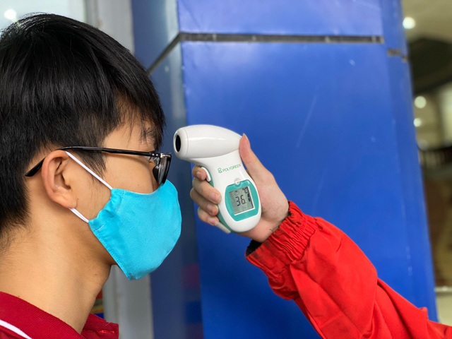 Những sinh viên đầu tiên trở lại trường sau kỳ nghỉ vì covid-19 - 5 Những sinh viên đầu tiên trở lại trường sau kỳ nghỉ vì covid-19 - 5
