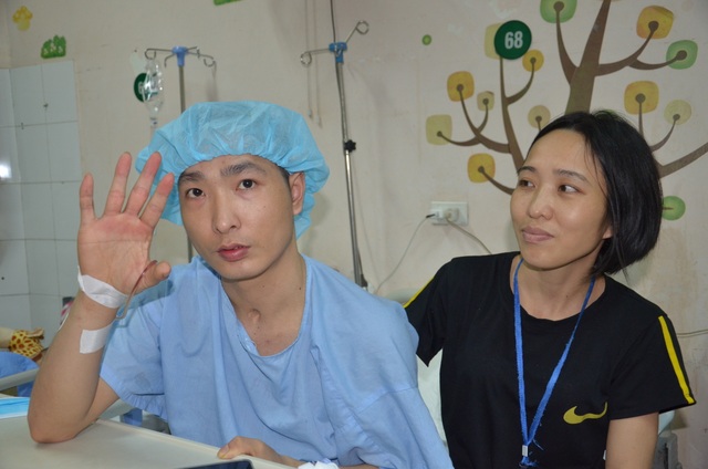 Chàng trai nằm bất tỉnh 2 ngày trong phòng trọ thêm một lần được sống - 5 Chàng trai nằm bất tỉnh 2 ngày trong phòng trọ thêm một lần được sống - 5
