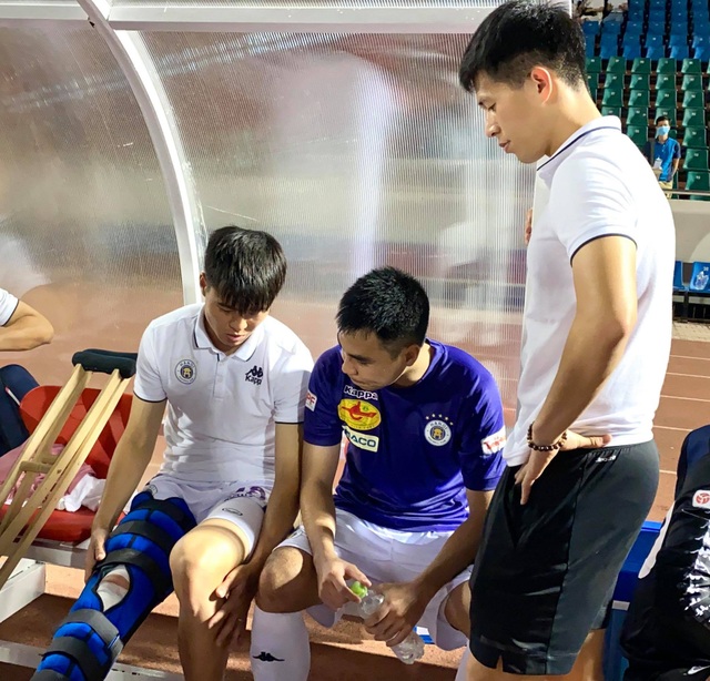 “Duy Mạnh chấn thương đáng tiếc, nhưng vấn đề của Văn Lâm còn lo hơn” - 3 “Duy Mạnh chấn thương đáng tiếc, nhưng vấn đề của Văn Lâm còn lo hơn” - 3