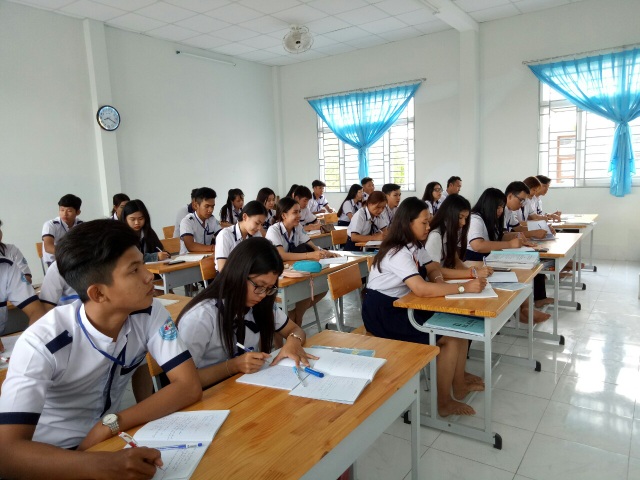 Phó Chủ tịch Bạc Liêu kiểm tra việc đi học trở lại của học sinh THPT - 2 Phó Chủ tịch Bạc Liêu kiểm tra việc đi học trở lại của học sinh THPT - 2