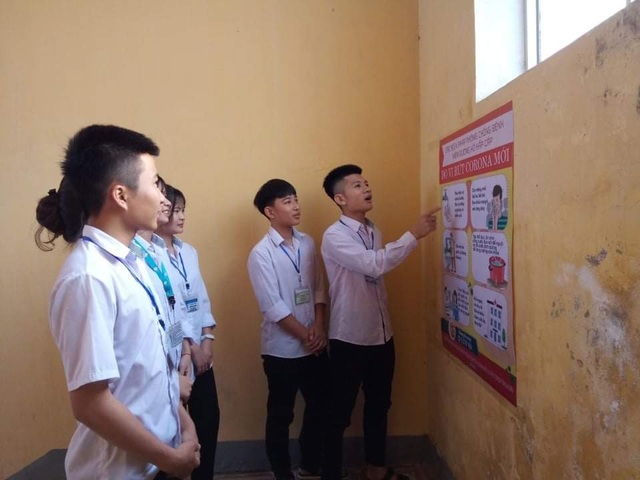 Hà Tĩnh: Đo thân nhiệt cho học sinh THPT 2 lần mỗi ngày tại cổng trường - 6 Hà Tĩnh: Đo thân nhiệt cho học sinh THPT 2 lần mỗi ngày tại cổng trường - 6