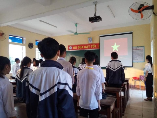 Hà Tĩnh: Đo thân nhiệt cho học sinh THPT 2 lần mỗi ngày tại cổng trường - 5 Hà Tĩnh: Đo thân nhiệt cho học sinh THPT 2 lần mỗi ngày tại cổng trường - 5