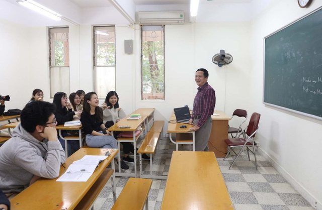 Những sinh viên đầu tiên trở lại trường sau kỳ nghỉ vì covid-19 - 22 Những sinh viên đầu tiên trở lại trường sau kỳ nghỉ vì covid-19 - 22