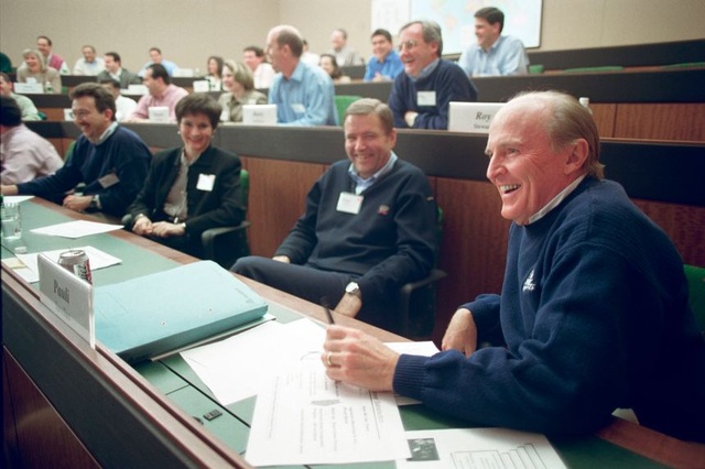 5 bài học quản trị từ “CEO của thế kỷ” Jack Welch - 3 5 bài học quản trị từ “CEO của thế kỷ” Jack Welch - 3