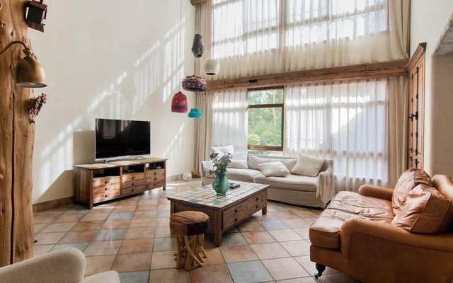 Choáng ngợp vườn hoa 6000m2 ngắm mãi không chán của cặp vợ chồng trẻ - 3