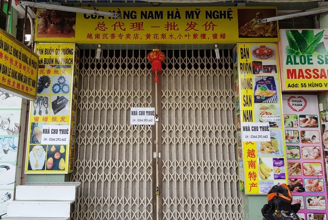 Nha Trang: Hàng loạt cửa hàng ở phố tây đóng cửa, trả mặt bằng - 1