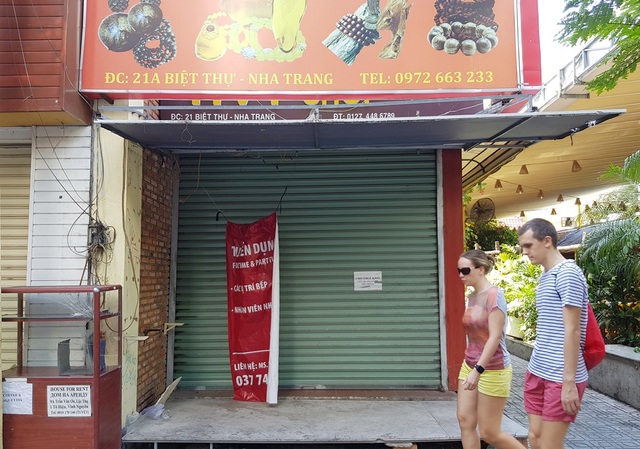 Nha Trang: Hàng loạt cửa hàng ở phố tây đóng cửa, trả mặt bằng - 6