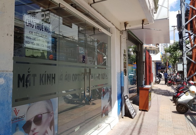 Nha Trang: Hàng loạt cửa hàng ở phố tây đóng cửa, trả mặt bằng - 5