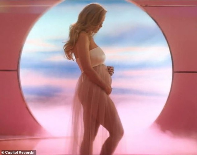 Katy Perry mang bầu - 1 Katy Perry mang bầu - 1