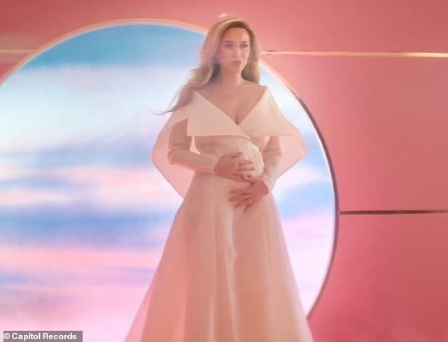 Katy Perry mang bầu - 3 Katy Perry mang bầu - 3