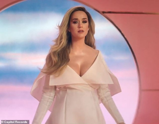 Katy Perry mang bầu - 2 Katy Perry mang bầu - 2