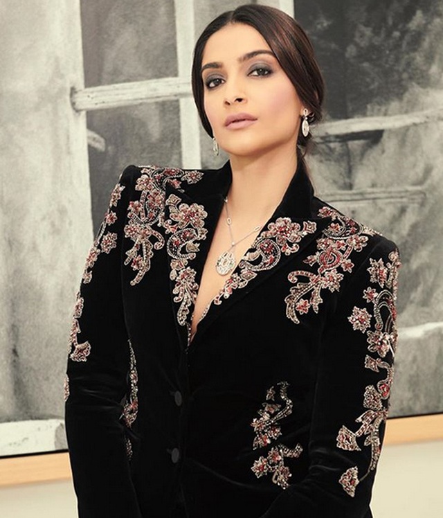 Nhan sắc kiêu sa của minh tinh Ấn Độ Sonam Kapoor - 8 Nhan sắc kiêu sa của minh tinh Ấn Độ Sonam Kapoor - 8