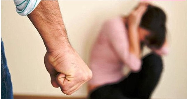 Làm gì khi chồng dùng bạo lực níu kéo hôn nhân? - 1 Làm gì khi chồng dùng bạo lực níu kéo hôn nhân? - 1