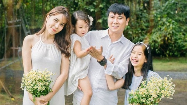 Hồ Hoài Anh tặng Lưu Hương Giang nhẫn kim cương sau ồn ào ly hôn - 3 Hồ Hoài Anh tặng Lưu Hương Giang nhẫn kim cương sau ồn ào ly hôn - 3