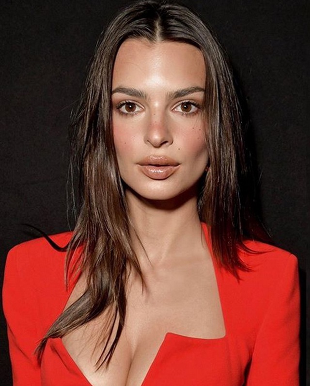 Emily Ratajkowski gợi cảm quảng cáo nội y - 10 Emily Ratajkowski gợi cảm quảng cáo nội y - 10