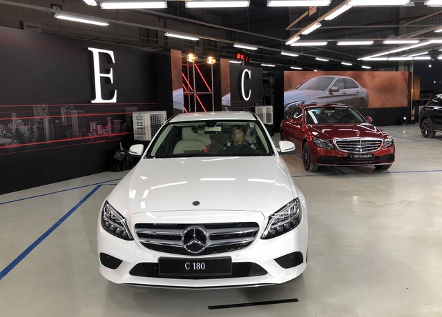 Đánh giá xe MercedesBenz C 180 AMG 2021 Phiên bản C300 AMG thu nhỏ