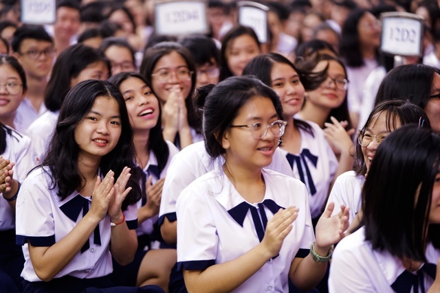 TPHCM: Học sinh lớp 12 đi học trở lại vào ngày 9/3 - 1 TPHCM: Học sinh lớp 12 đi học trở lại vào ngày 9/3 - 1