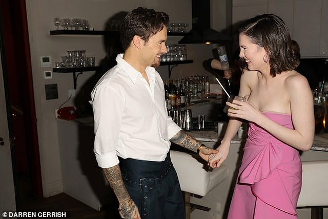 Liam Payne tái xuất bên bạn gái 19 tuổi - 5