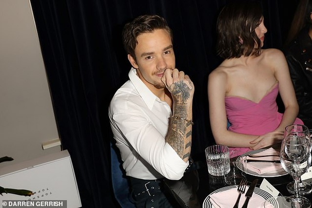 Liam Payne tái xuất bên bạn gái 19 tuổi - 6
