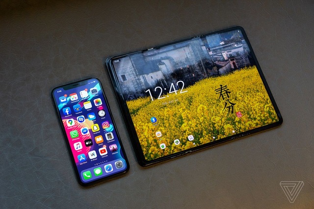 Cận cảnh smartphone màn hình gập 3 và smartphone trượt để mở rộng màn hình - 3 Cận cảnh smartphone màn hình gập 3 và smartphone trượt để mở rộng màn hình - 3
