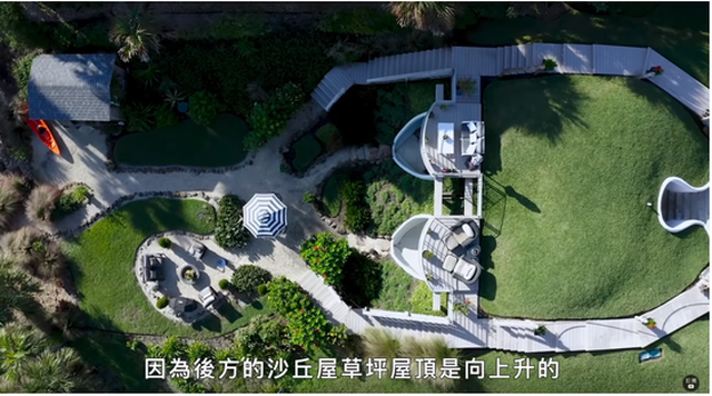 Người đàn ông đào đất, xây nhà dưới cồn cát tạo nên tuyệt tác đẹp không ngờ - 3 Người đàn ông đào đất, xây nhà dưới cồn cát tạo nên tuyệt tác đẹp không ngờ - 3