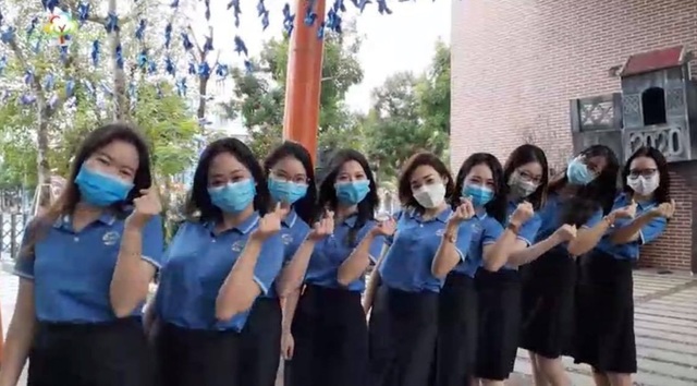 50 giáo viên phổ thông nhảy vũ điệu “Ghen Cô Vy” gây sốt - 2