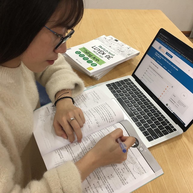 Bộ sách Sketch Test Luyện đề - Bảo bối giúp học sinh lớp 12 chinh phục kỳ thi THPTQG 2020 - 4 Bộ sách Sketch Test Luyện đề - Bảo bối giúp học sinh lớp 12 chinh phục kỳ thi THPTQG 2020 - 4