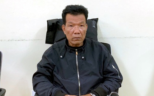 Hà Nội: Taxi kéo lê người đàn ông khỏa thân dưới gầm - 1 Hà Nội: Taxi kéo lê người đàn ông khỏa thân dưới gầm - 1